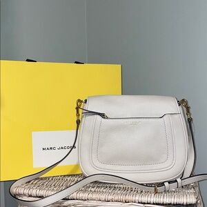 Marc Jacobs Empire City messenger crossbody bag in white pebbled leather.
